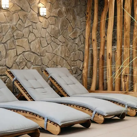 Ξενοδοχείο Wellness Marta 3*